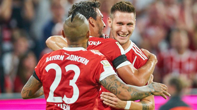 Glückwunsch, Niklas Süle! Der Verteidiger erzielt das erste Tor des Spiels.