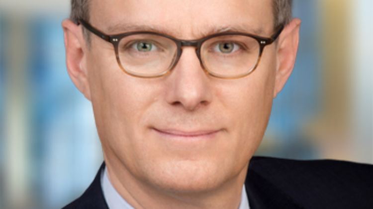 Marcus Schüller ist Partner bei der Wirtschaftsprüfungsgesellschaft KPMG und leitet in Deutschland den Bereich Operations Consulting. Er ist Experte für Einkauf und das Management von Lieferketten und berät Unternehmen in Europa, Amerika und Asien.