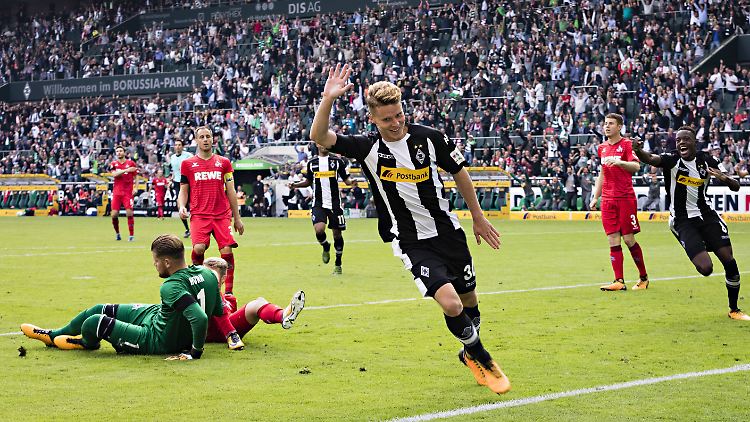 Schuss ins Glück: Nico Elvedi entschied das Derby gegen Köln für seine Gladbacher.
