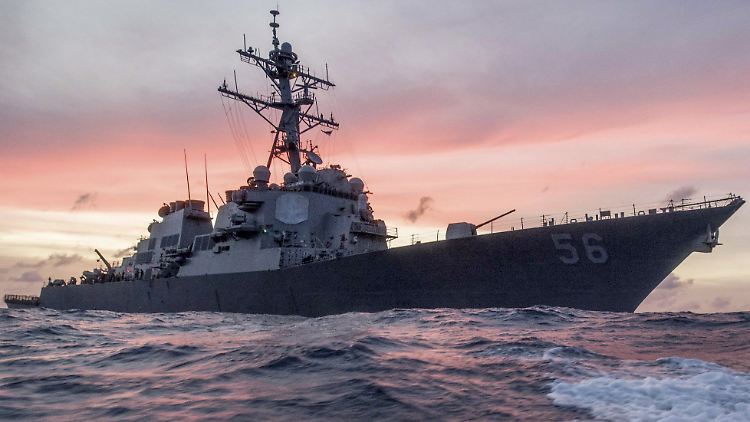 Der Zerstörer USS McCain auf einer Patrouillenfahrt im Südchinesischen Meer.