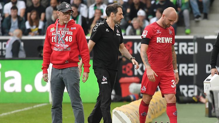 Hängende Köpfe bei den Kölnern - und das nach einem Sommer mit Europa-League-Euphorie.