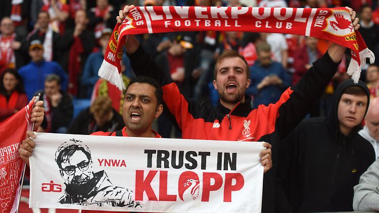 Die Fans lieben und vertrauen Klopp - stellen aber auch Forderungen. Titel sollen her.