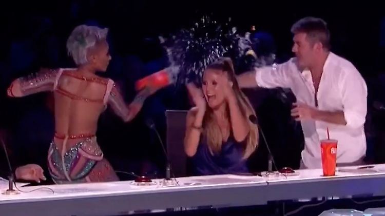 Ex-Spice-Girl Mel B greift in einer Castingshow zu ungewöhnlichen Mitteln.