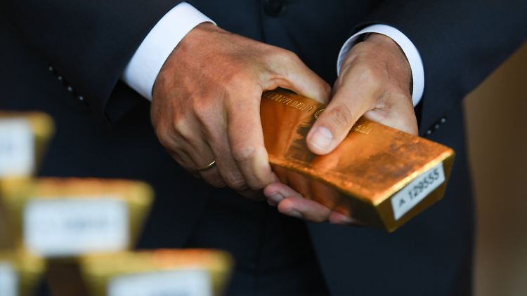 Die Bundesbank hat die Goldreserven in Paris aufgelöst und nach Frankfurt verlagert.