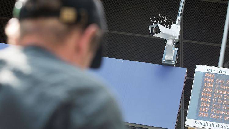 Am Berliner Bahnhof Südkreuz werden seit 1. August Kameras mit automatischer Gesichtserkennung getestet.