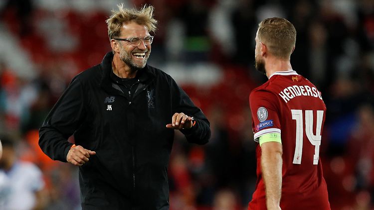 Lass dich knuddeln - Jürgen Klopp könnte nach dem Einzug in die Gruppenphase der Champions League die ganze Welt umarmen.