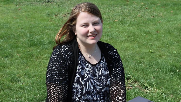 Die Schmuck-Kollektion von Natascha Kampusch umfasst fünf Teile, darunter Ohrringe und eine Kette. 