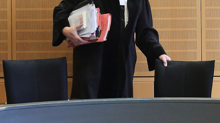 Die Hotline soll für die Gerichte über eine zentrale Nummer erreichbar sein.