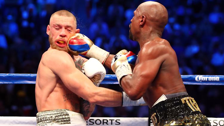 McGregor (links) hätte gerne weiter gekämpft. 
