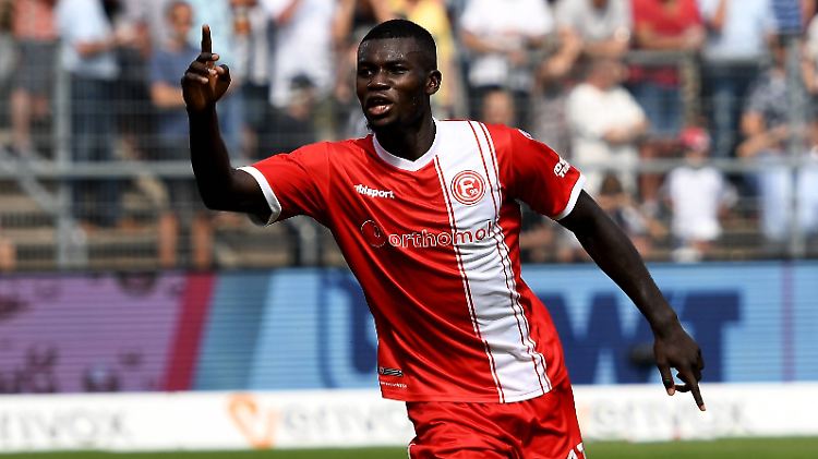 Spitzenreiter: Ihlas Bebou und Fortuna Düsseldorf.