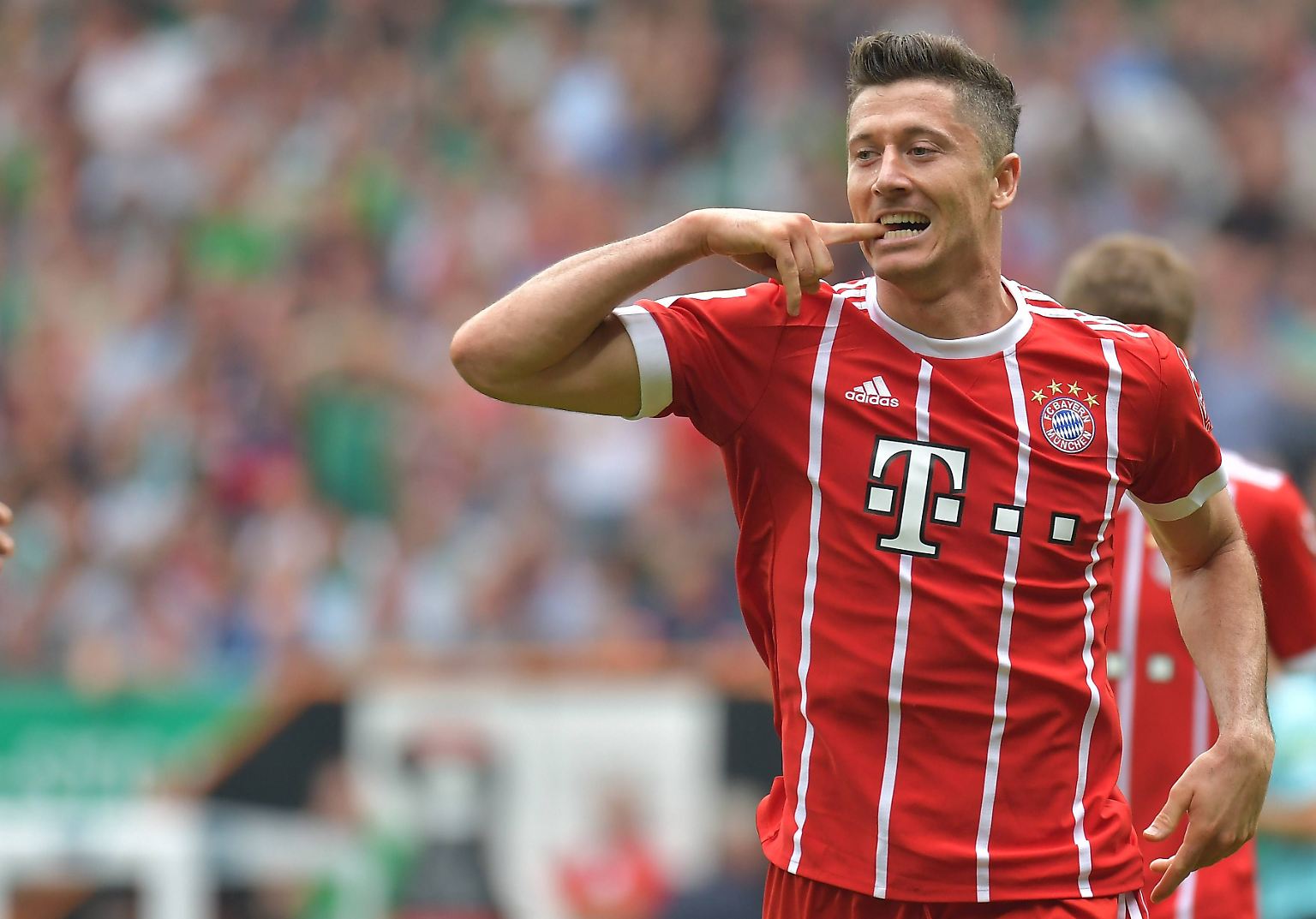 Der FC Bayern hat seinen Robert Lewandowski, …