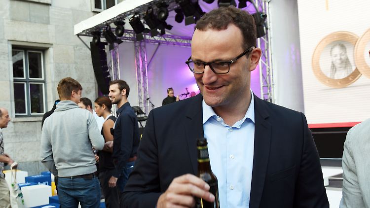 Jens Spahn am Sonntag beim Tag der offenen Tür im Bundesfinanzministerium. Dort ist er seit 2015 Staatssekretär.
