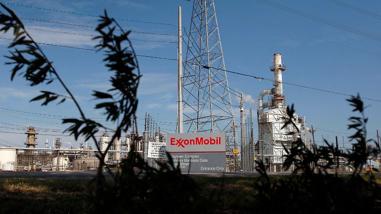 Exxon Mobil war seit 1928 Mitglied im Dow und ist damit das Unternehmen, das auf die längste Geschichte in dem Index zurückblicken kann. 