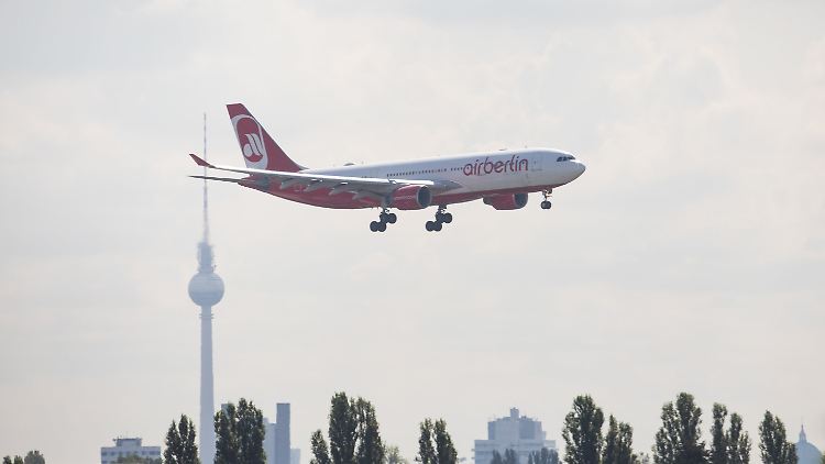 Anflug auf Schönefeld: Sechs Bewerber buhlen um Air Berlin.