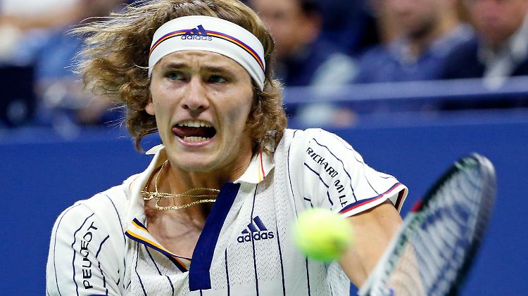 Zverev spielt in New York bis tief in die Nacht hinein.