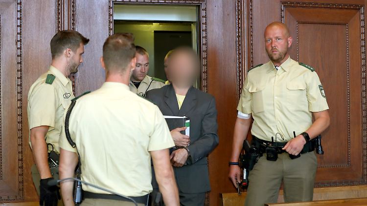 Die Frage ist, ob das Gericht am Ende der Staatsanwaltschaft folgt und Wolfgang P. als Mörder sieht oder der Verteidigung, die die Schüsse auf das SEK als Notwehr bewertet wissen will.