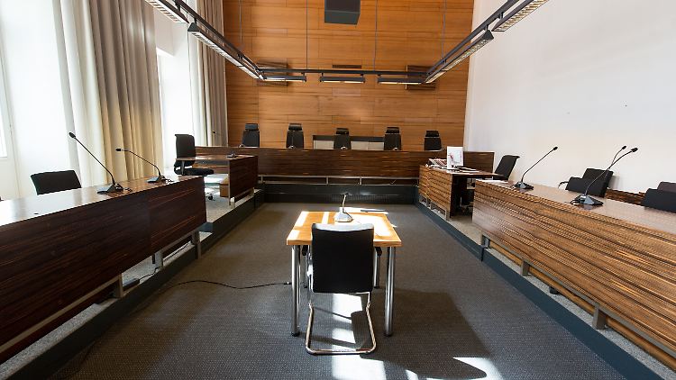 Das Landgericht Freiburg hat erhöhte Sicherheitsmaßnahmen innerhalb und außerhalb des Verhandlungssaals veranlasst.