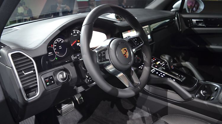Der Innenraum des Porsche Cayenne ist neu gestaltet, nimmt aber viele Anleihen beim Panamera.