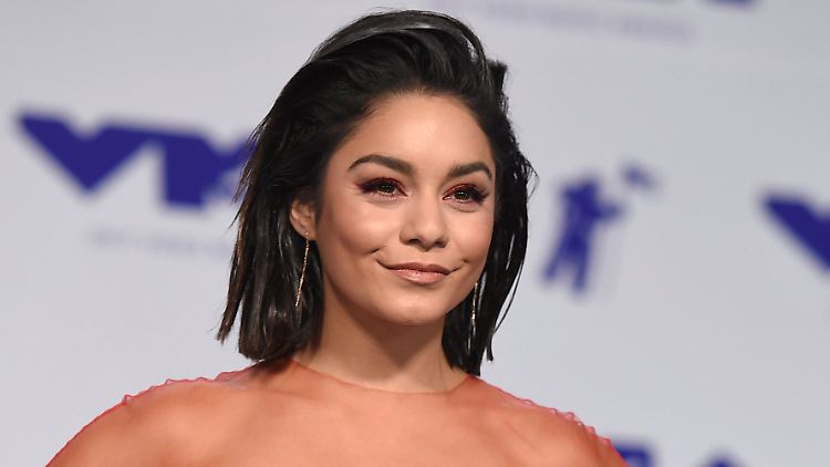 Ja, so kennen wir sie eigentlich: Vanessa Hudgens bei den MTV Video Music Awards am Sonntag.
