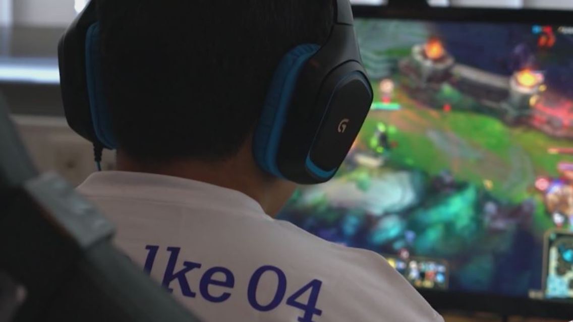 S04ESPORT.JPG