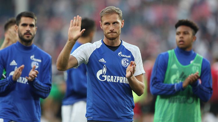 Benedikt Höwedes verabschiedet sich in den Süden.