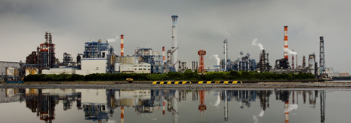 Produktionsrückgang zum Vormonat: Raffinerieanlagen bei Kawasaki nahe Tokio.