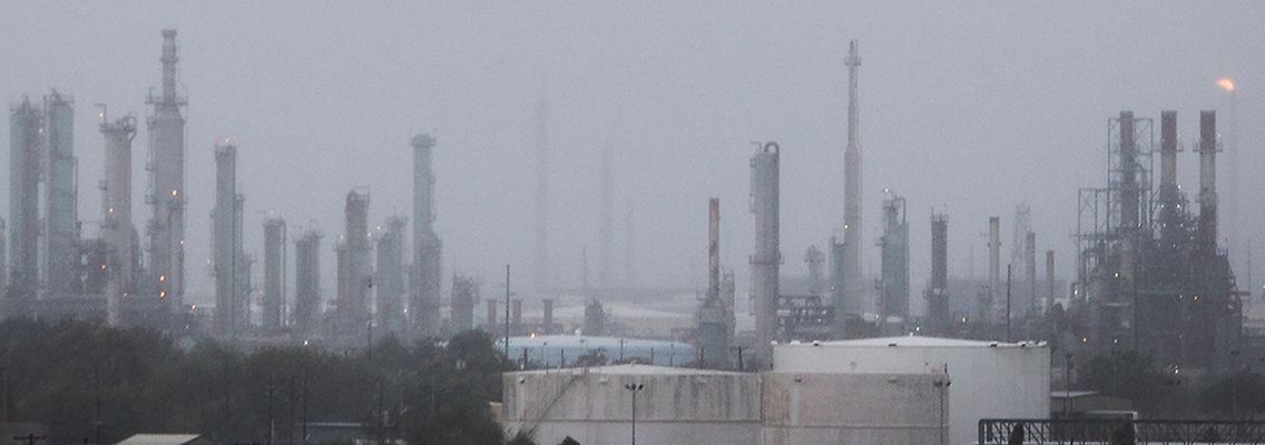 Niederschläge in historischen Ausmaßen: Die texanische Ölindustrie muss mit anhaltenden Überschwemmungen rechnen.