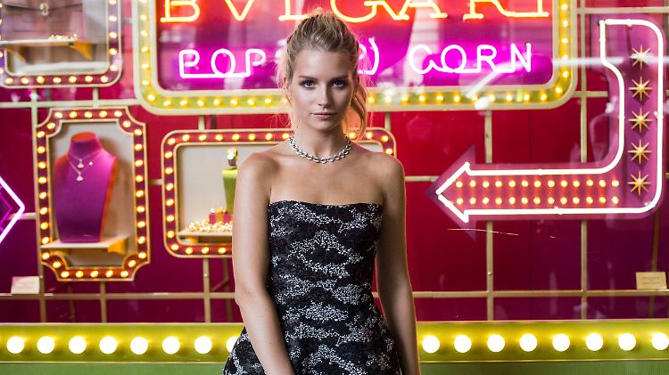 Lottie Moss startet durch wie ihre große Schwester Kate: Als Model - und mit Skandalen.