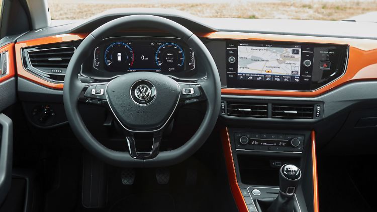 Pfiffig und technisch hochgerüstet gibt sich das Interieur des VW Polo. Aber nicht in allen Belangen hochwertig.