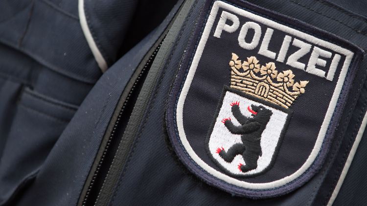 Bei dem Polizisten soll es sich um einen höheren Beamten handeln.
