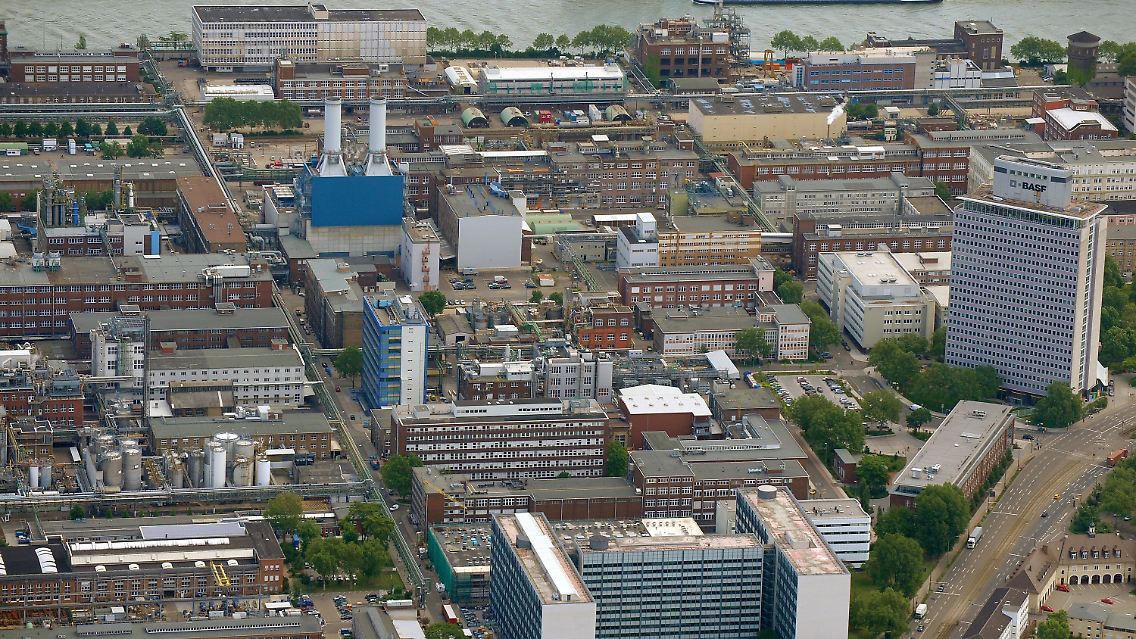 Blick auf das BASF-Stammwerk in Ludwigshafen.