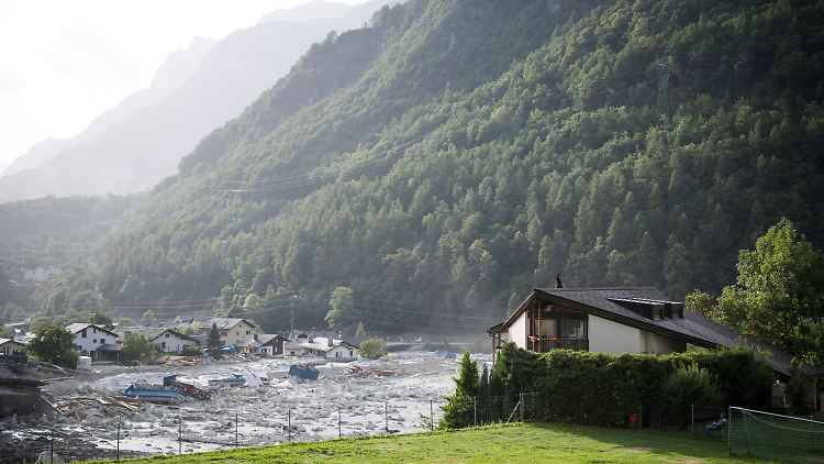 Der Bergsturz vom 23. August hatte bereits verheerende Folgen, nun geht erneut Geröll ab.