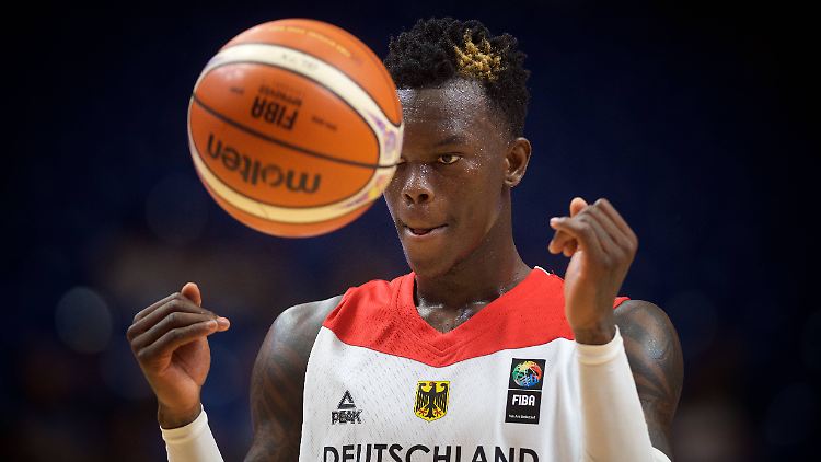 Entspannter Anführer: Für Dennis Schröder und seine DBB-Auswahl steht ein intensives Wochenende an.