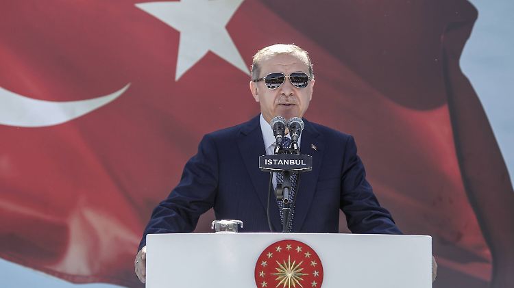 Staatschef Erdogan hat seit dem Putschversuch Zehntausende festnehmen lassen.