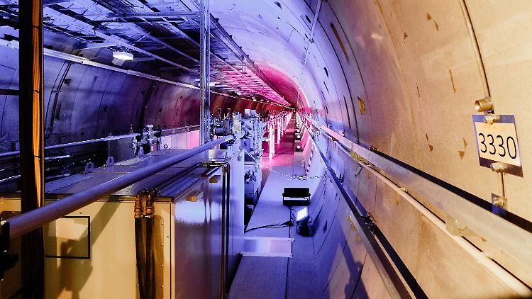 Mehr als drei Kilometer lang ist der Tunnel, in dem der Röntgenstrahl erzeugt wird.