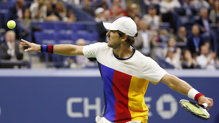 Mischa Zverev besiegt John Isner in der dritten Runde.