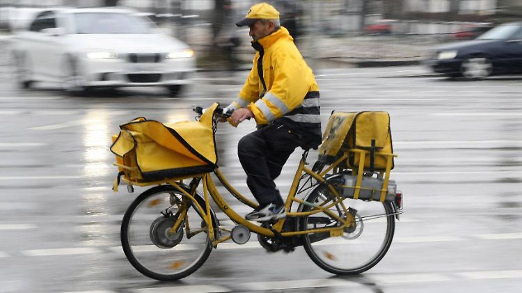 Jeden Tag, bei jedem Wetter, zu jedem Kunden? So wichtig findet die Deutsche Post ihre eigene Fracht offensichtlich selbst nicht.