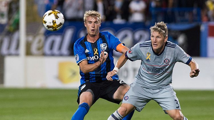 Schweinsteiger - hier im Duell mit Kyle Fisher - macht den Unterschied.