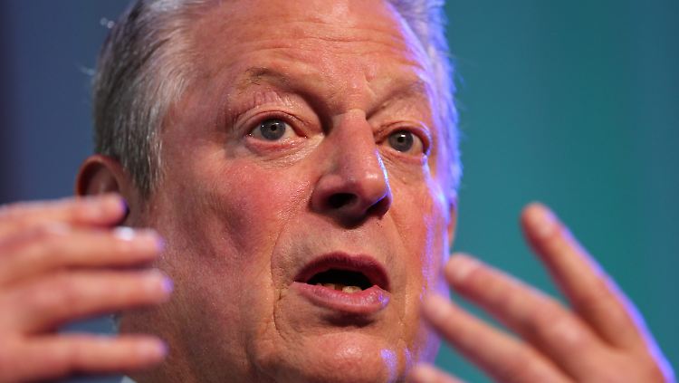 Al Gore lobt Bundeskanzlerin Merkel - und fordert zu Widerstand gegen die Politik von US-Präsident Trump auf.