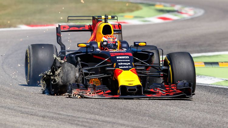 Nach einer Kollision ist Verstappens Vorderreifen ordentlich in Mitleidenschaft gezogen.