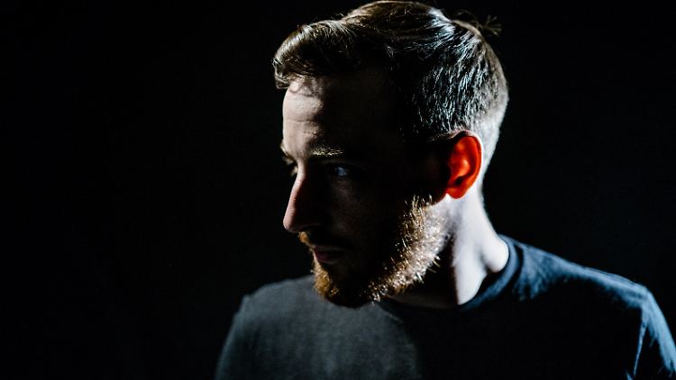 Auf seinem neuen Album "Lang lebe der Tod" schlägt Casper viele nachdenkliche Töne an.