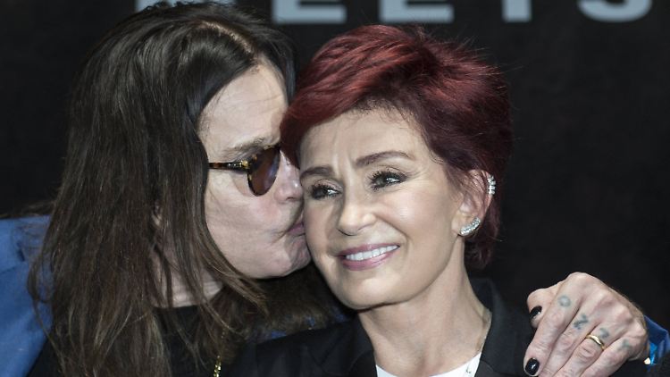 Und sie lieben sich trotz allem: Ozzy und Sharon Osbourne.
