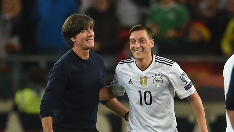 Löw, Özil und ganz viel Harmonie ...