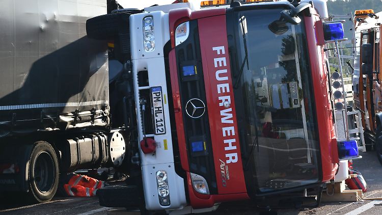 Am Morgen ist die Unfallstelle nach wie vor gesperrt.