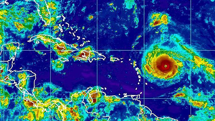 Laut NHC erreichte "Irma" am Vormittag Windgeschwindigkeiten von 240 Stundenkilometern.