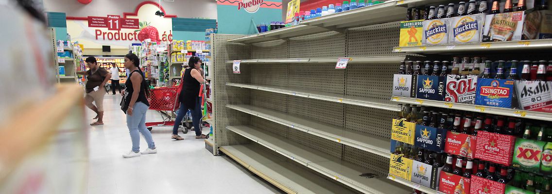 Die Amerikaner bereiten sich auf "Irma" vor. In diesem Supermarkt auf Puerto Rico sind die Regale bereits leer.