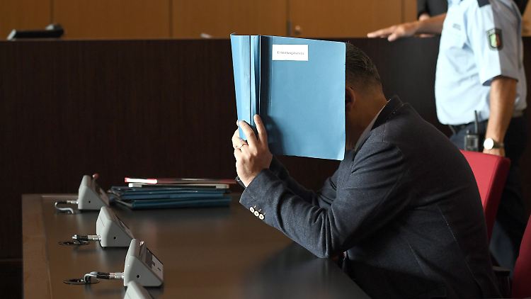 Roque M. beobachtete beim Verfassungsschutz die islamistischen Szene. Laut Anklage wollte er Islamisten Dienstgeheimnisse verraten.