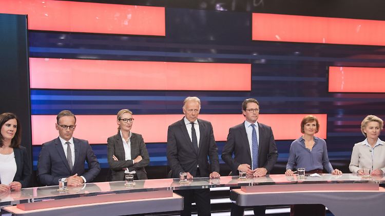 v.l.n.r.: Katja Suding (FDP, Bundesjustizminister Heiko Maas (SPD), Alice Weidel (AfD), Jürgen Trittin (Grüne), Andreas Scheuer (CSU), Katja Kipping (Linke) und Bundesverteidigungsministerin Ursula von der Leyen (CDU)