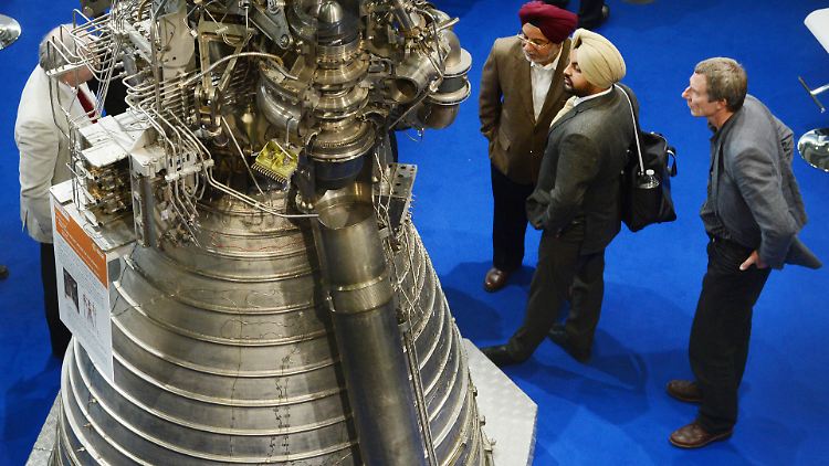 Arbeiten an Ariane-5-Trägerrakete