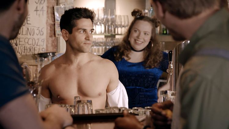 Bei "Call the Boys" haben Frauen was zum Anschauen.
